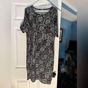 LulaRoe Julia dress black with gray and white roses 2XL